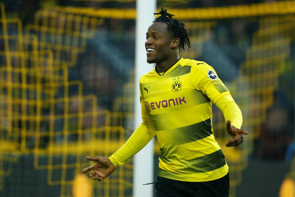 Batshuayi có siêu phẩm khiến Dortmund giữ vững top 4