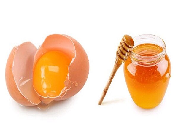 sử dụng mặt nạ trứng gà mật ong