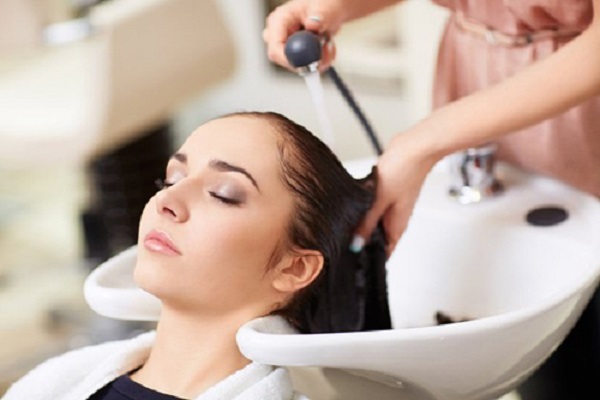 Ưu tiên sử dụng sản phẩm dưỡng chuyên biệt cho tóc uốn