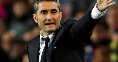Hòa thất vọng Sociedad, HLV Valverde bất bình vì trọng tài