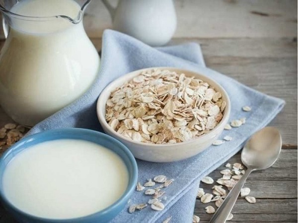 Mặt nạ dưỡng ẩm yến mạch và sữa tươi