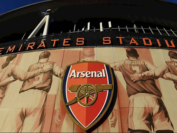 Bóng đá Anh 1/3; Arsenal bắt đầu tăng giá vé vào sân từ mùa sau