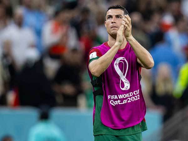 Chuyển nhượng sáng 2/12: Hai đại gia Saudi Arabia theo đuổi Ronaldo
