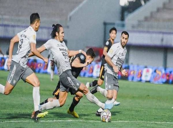 Soi kèo bóng đá hôm nay Bali vs Persis, 17h ngày 27/2