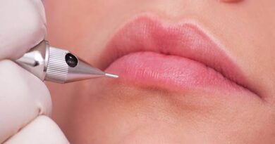 Phun môi là gì? Ưu nhược điểm của việc phun môi ra sao