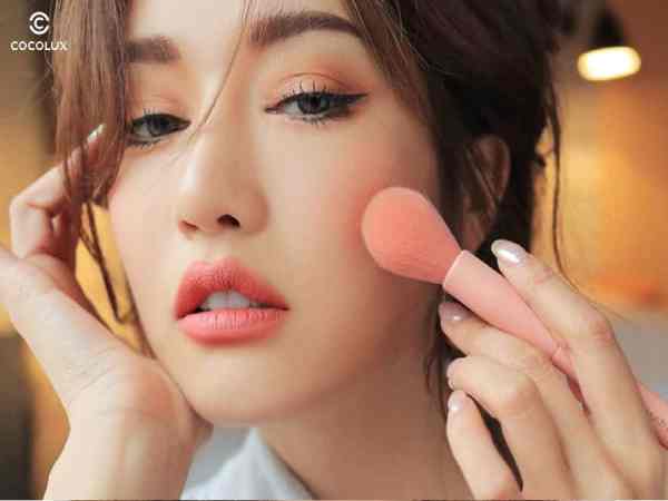 Cách trang điểm không bị mốc mặt