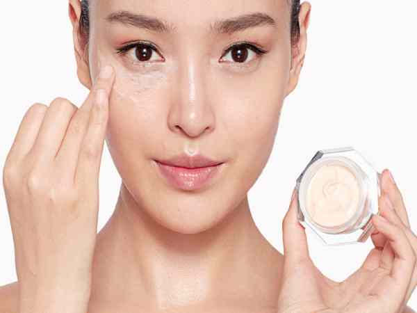 Xu hướng phong cách trang điểm mắt kiểu Hàn Quốc tự nhiên