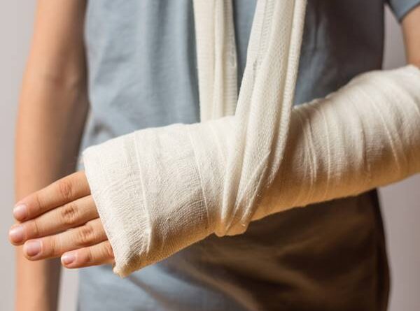 Mơ thấy bị gãy tay tốt hay xấu? Nên đánh con số nào?