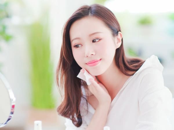 Cách thoa lại kem chống nắng khi không trang điểm