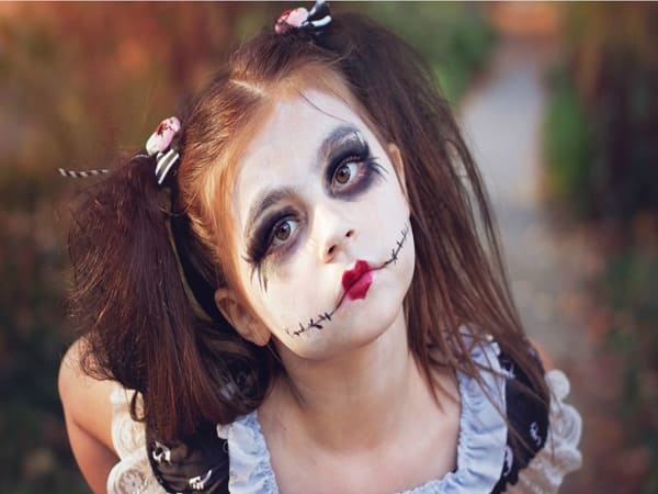 Cách trang điểm halloween cho bé gái