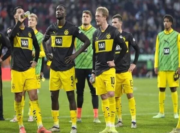 tin-bong-da-31-10-dortmund-rao-ban-ca-doi-hinh