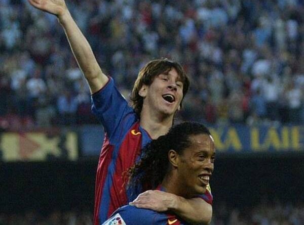 Bàn thắng đầu tiên của Messi