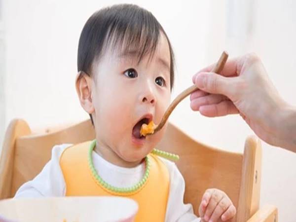 Trẻ ốm nên ăn gì?