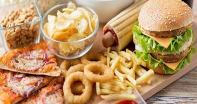Bị dậy thì sớm không nên ăn gì