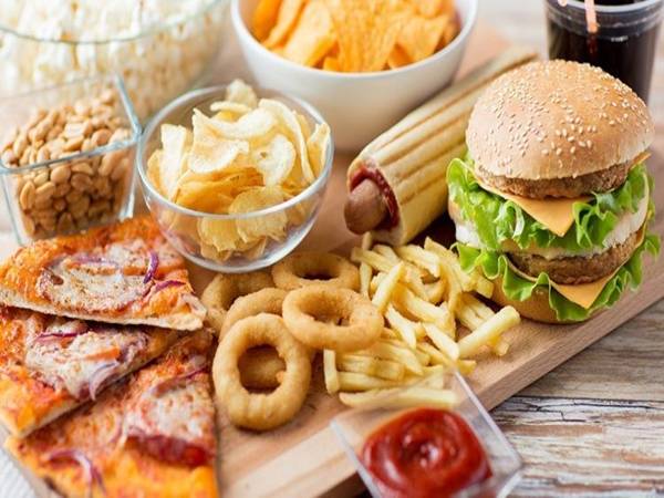 Bị dậy thì sớm không nên ăn gì