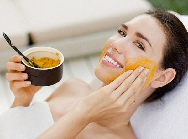 3 cách làm mặt nạ lòng đỏ trứng gà trị nám tự nhiên
