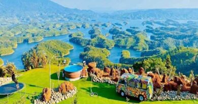 hồ Tà Đùng là một cụm hồ nước khổng lồ với hơn 40 hòn đảo lớn nhỏ