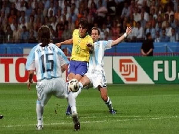 Vậy Kaka ghi bàn thắng đầu tiên tại World Cup năm nào?
