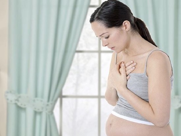Nguyên nhân khiến bà bầu ho và khó thở