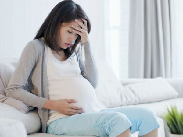 Bà bầu ho khó thở có nguy hiểm không?
