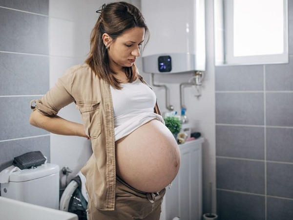 Khi nào mang thai cần tránh hoàn toàn việc ngồi xổm?