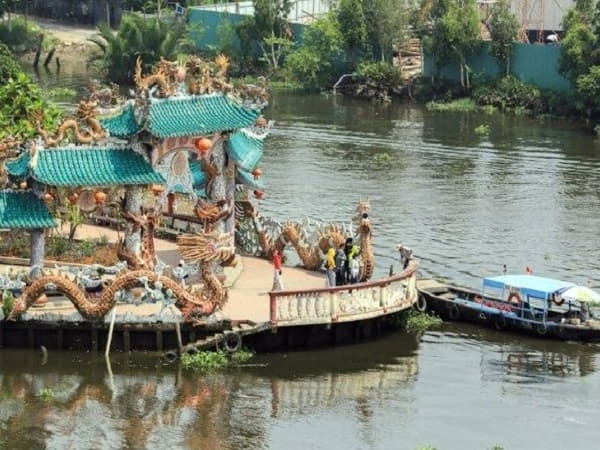 Trải nghiệm tâm linh và du lịch khi đến Miếu Nổi