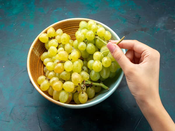 Nho có tác dụng phụ gì với bà bầu không?